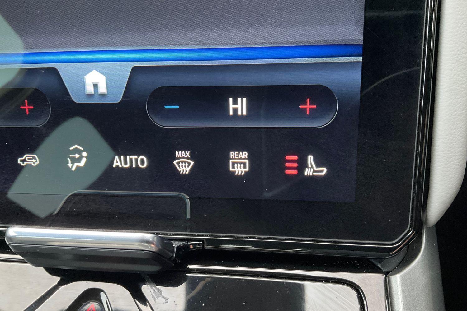 Ford EXPLORER Photo 29