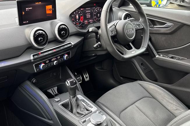 AUDI SQ2 Photo 27