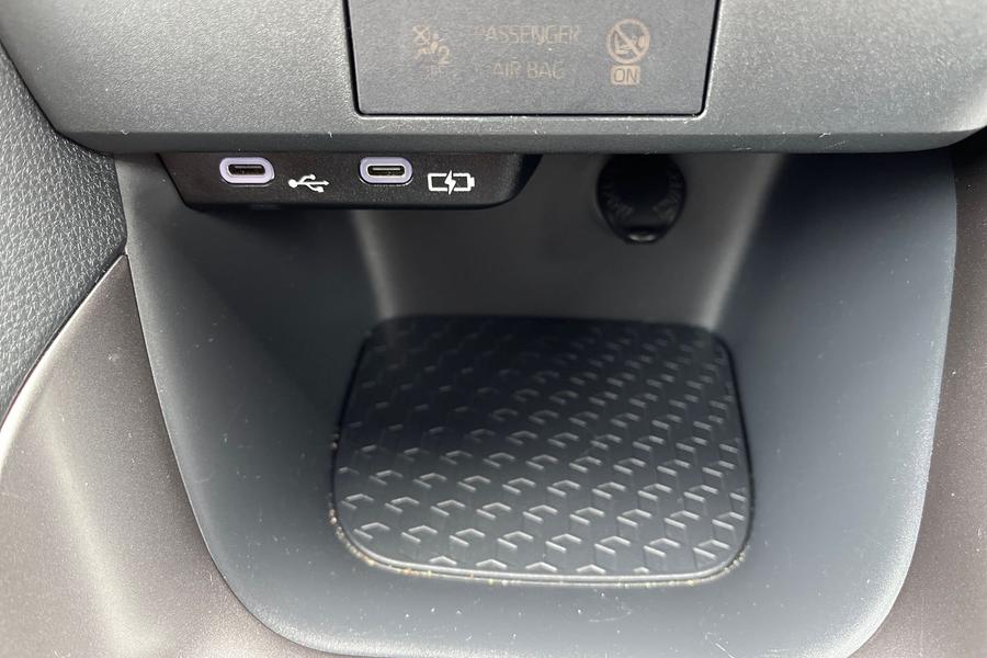 Toyota YARIS Photo autoimg-daf7cc003db9ac7bf785b656d53f5e40beb2d80f.jpg