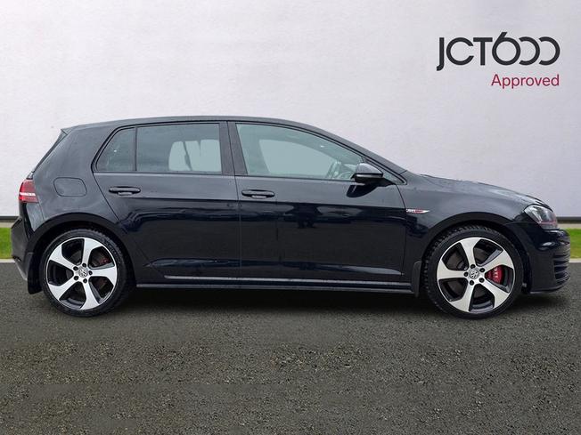 VOLKSWAGEN Golf Photo 4