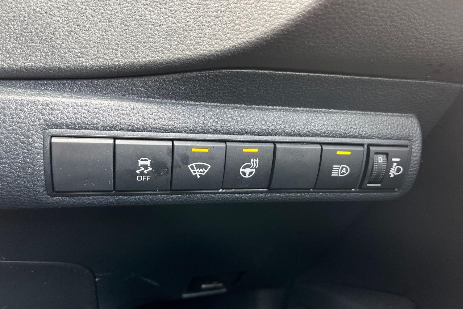 Suzuki Swace Photo 35
