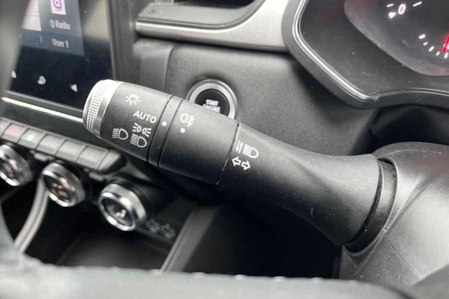 Renault CAPTUR Photo autoimg-daff0afb1fe56386bb379783f34e650540c8271e.jpg