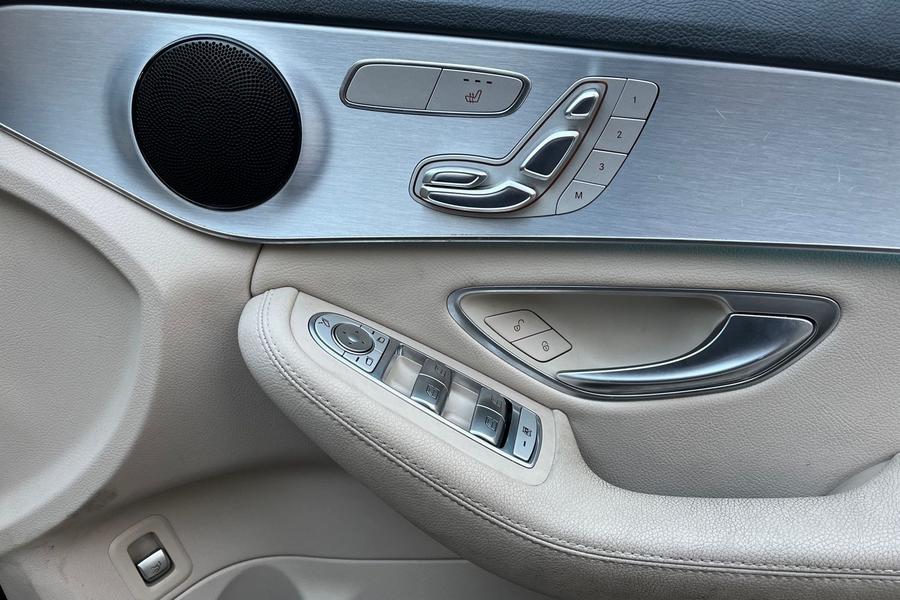 Mercedes-Benz C CLASS Photo autoimg-db01262265834953a93f88881bd21c5ae3c993fa.jpg