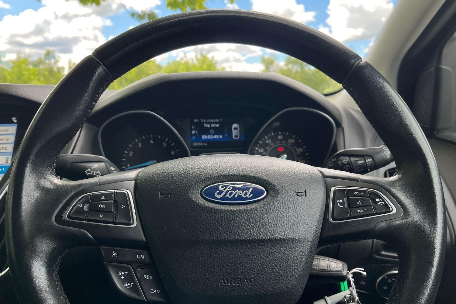 Ford FOCUS Photo 11