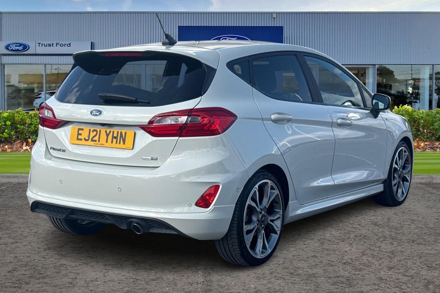 Ford FIESTA Photo 3