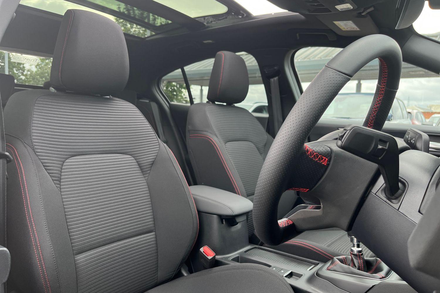 Ford Focus Photo 16