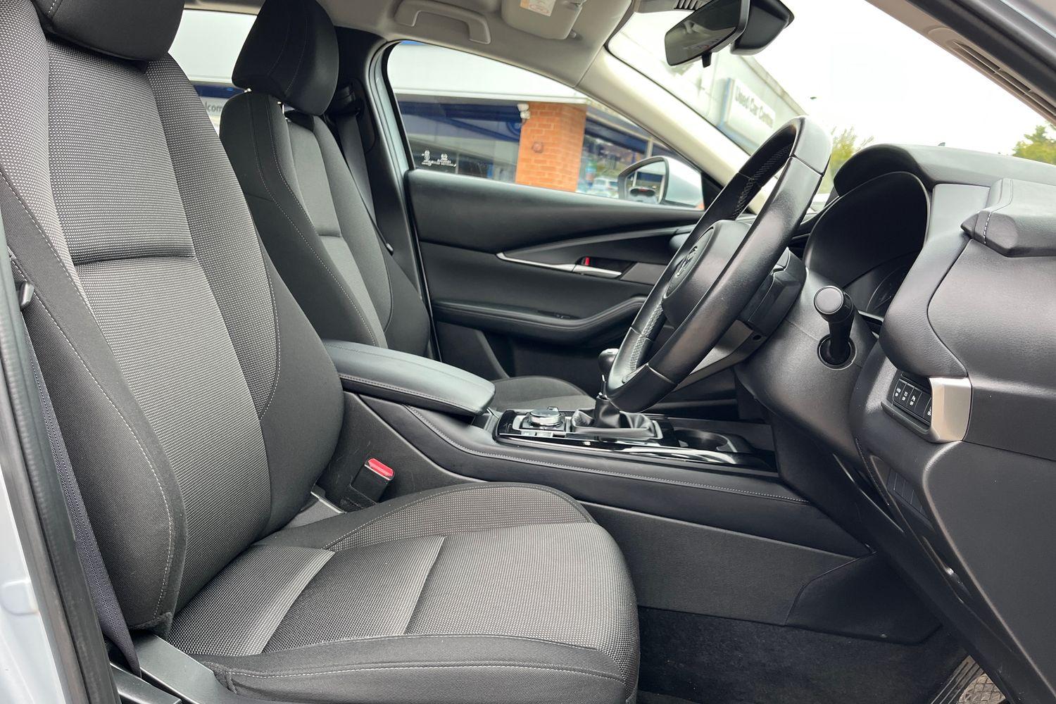 Mazda CX-30 Photo 16