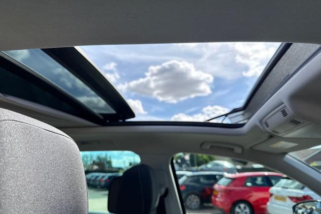 VOLKSWAGEN Tiguan Photo 57
