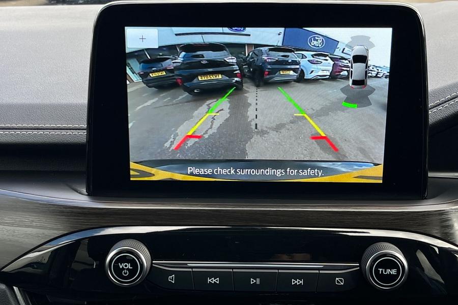 Ford Kuga Photo autoimg-db14b2b28631dabcebd1fdfa02f1a5edbd5b563b.jpg