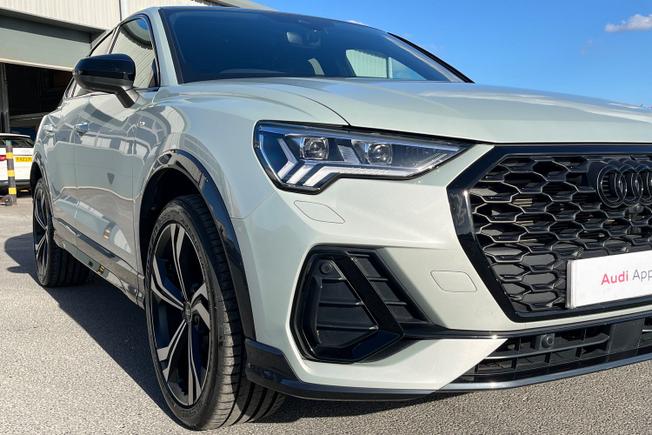 AUDI Q3 Photo 19