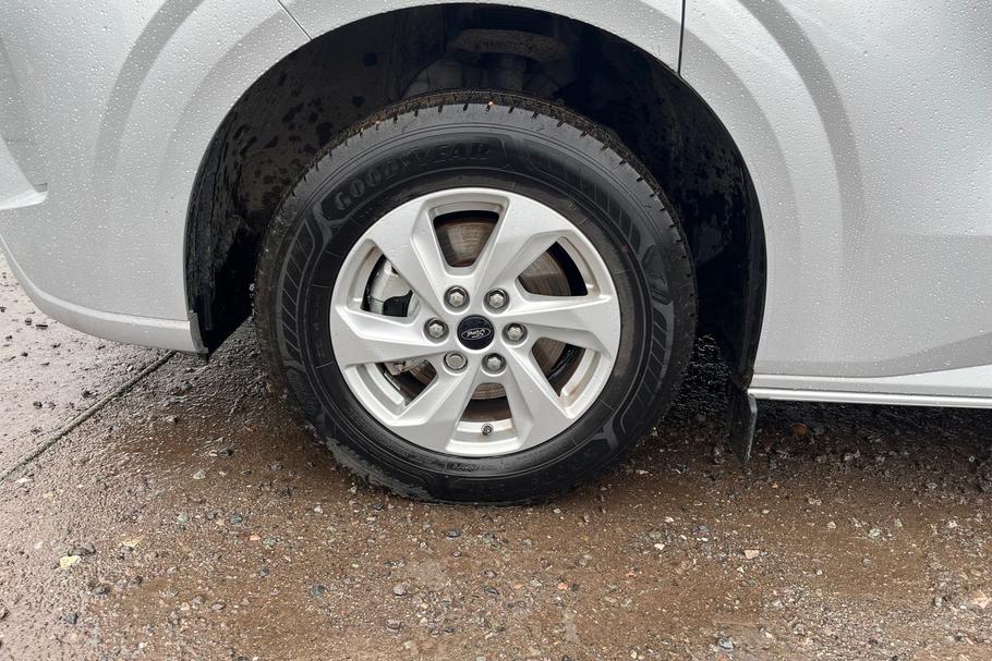 Used Ford TRANSIT CUSTOM WO25URR 24