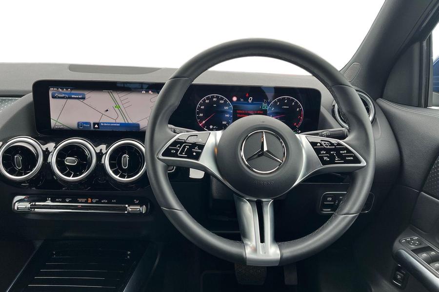 Mercedes-Benz GLA Photo autoimg-db1765651da4c4f1071070242902877a469fc171.jpg