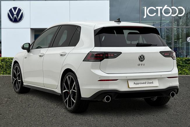 VOLKSWAGEN Golf Photo 3