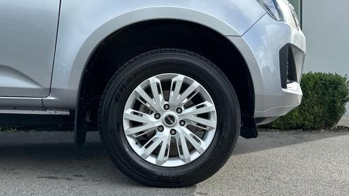 Isuzu D-MAX Photo autoimg-db25d165be58f6775223be59e805a33e89734183.jpg