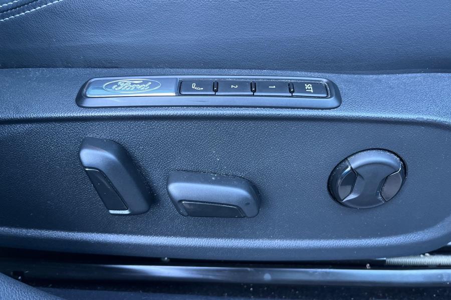 Ford Explorer Photo autoimg-db29d964676a3f2b093b37f00a67008188eb7c01.jpg