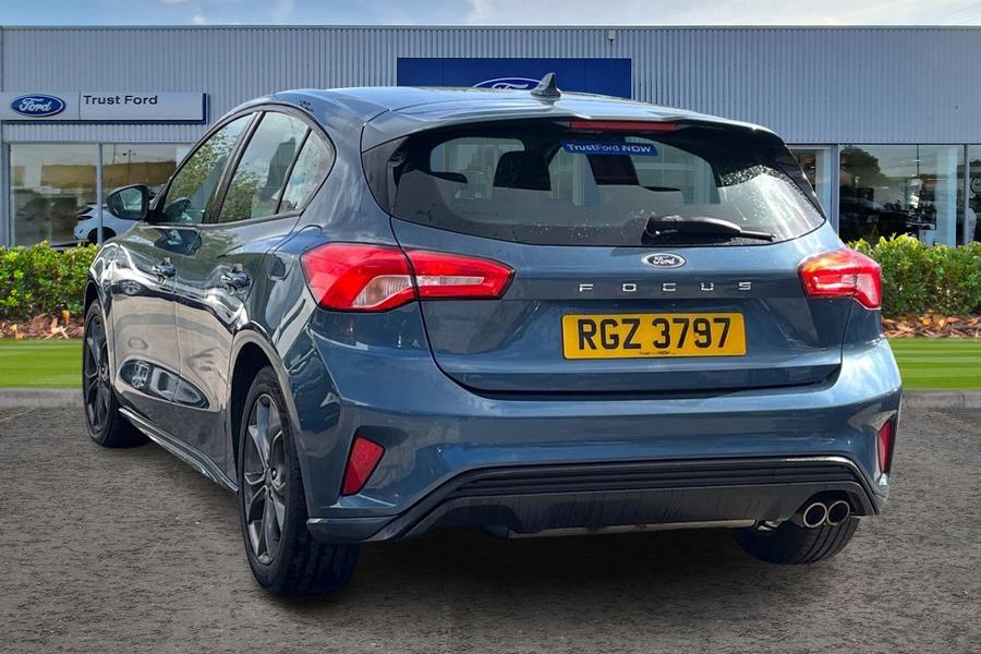 Ford FOCUS Photo autoimg-db2adc40062e1054427af7d121bab59245257f57.jpg