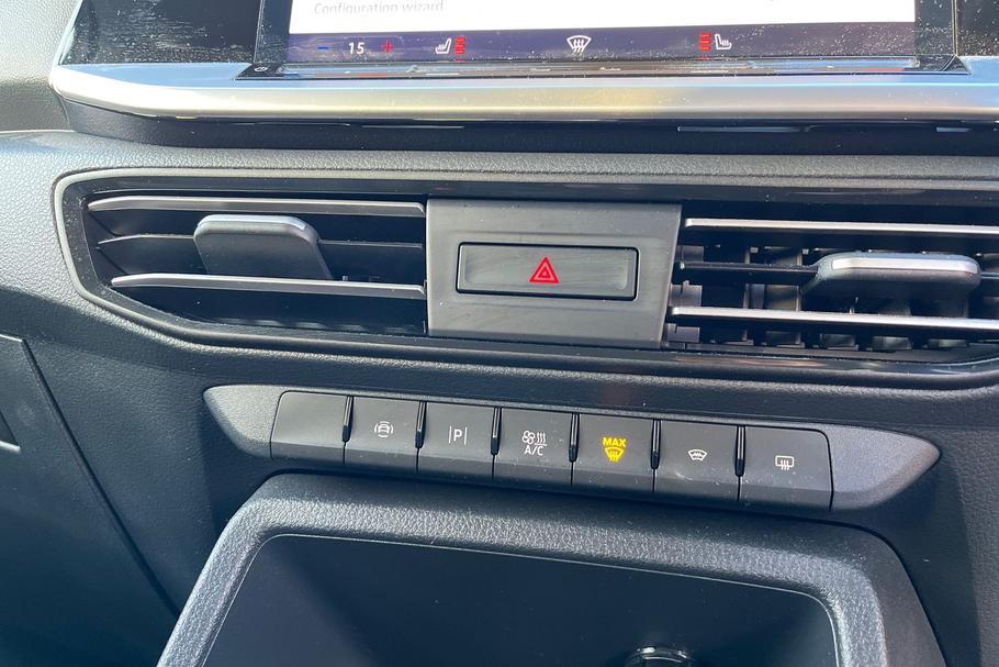 Used Ford TOURNEO CONNECT YGZ7612 37