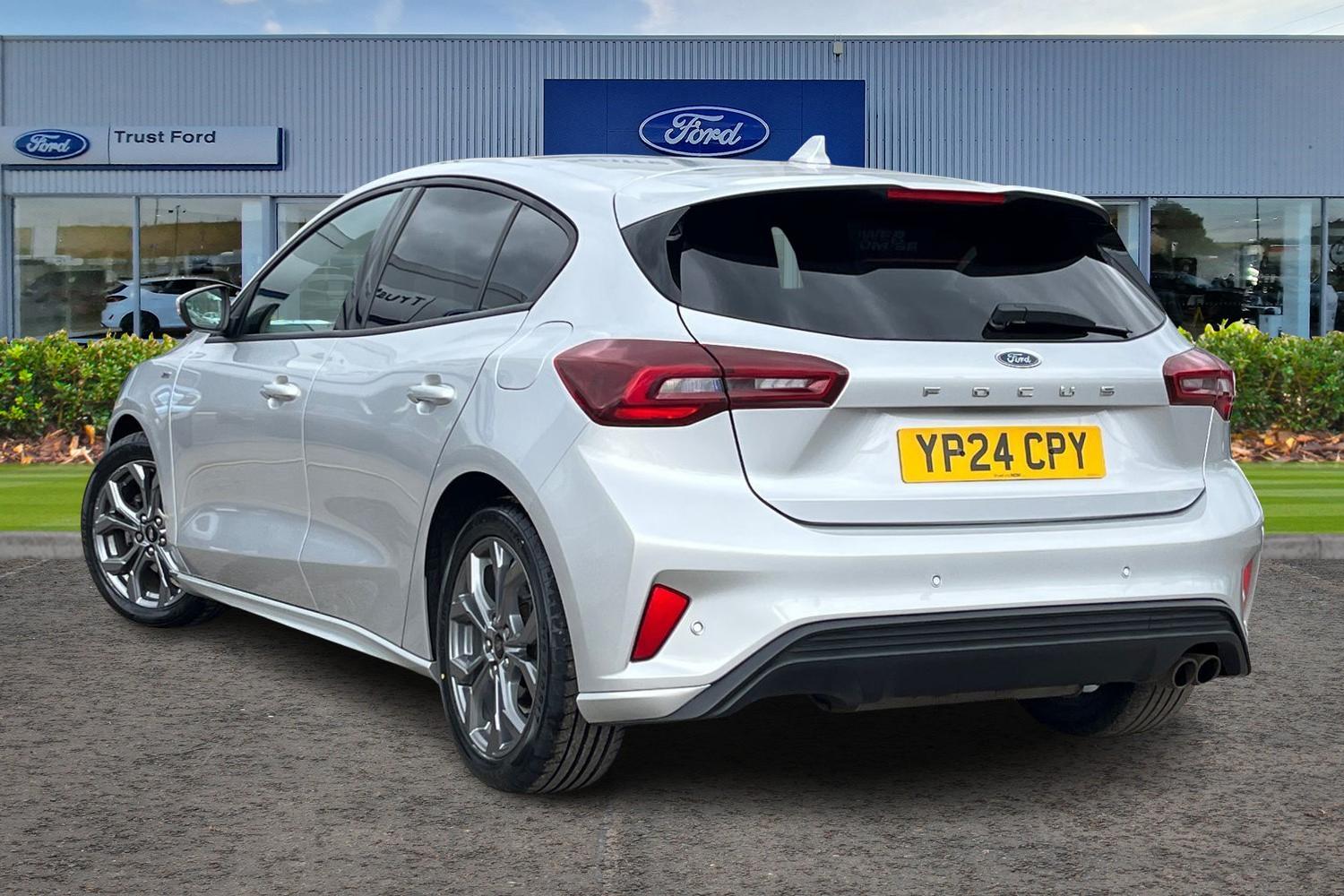 Ford Focus Photo 1