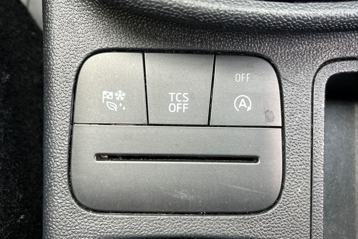 Ford Fiesta Photo 29