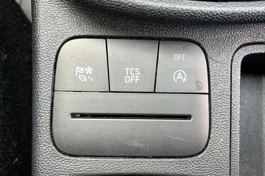 Ford Fiesta Photo autoimg-db33becb94ce4eba59a9b6a34a20aa3d34965043.jpg