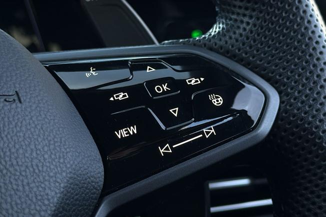 VOLKSWAGEN Golf Photo 17