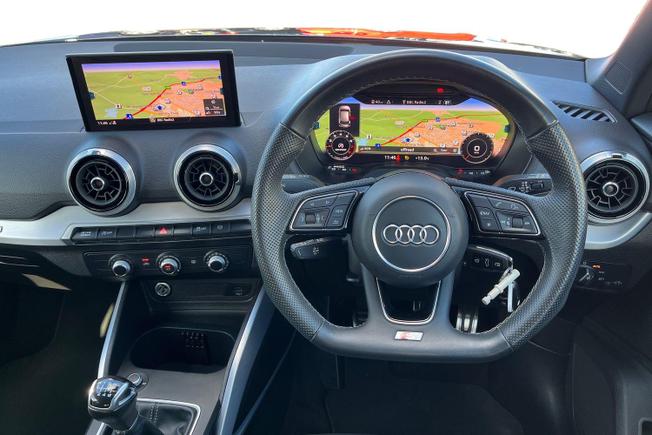 Audi Q2 Photo 11