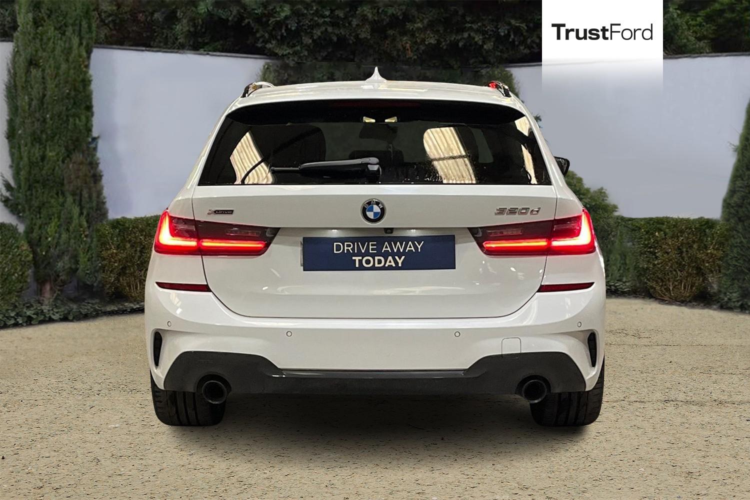 BMW 3 SERIES Photo 6