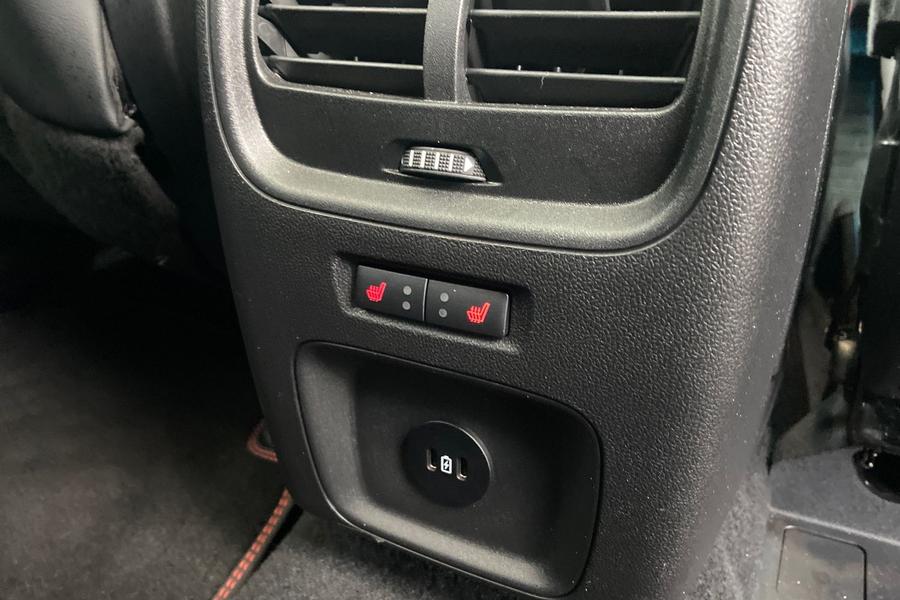 Ford Kuga Photo autoimg-db364db92b30287057f8556522ae2a04db4117fc.jpg