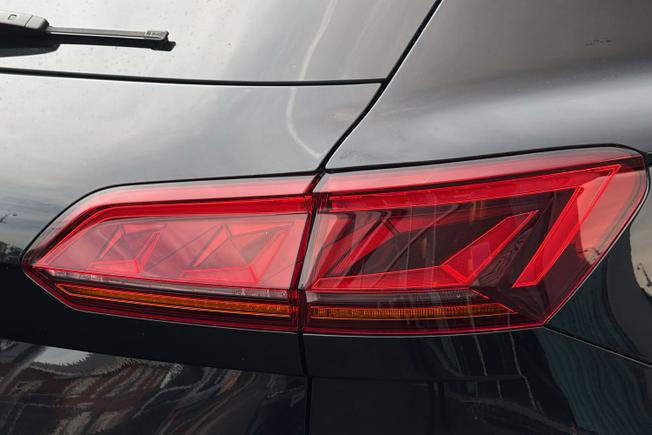 VOLKSWAGEN Touareg Photo 18