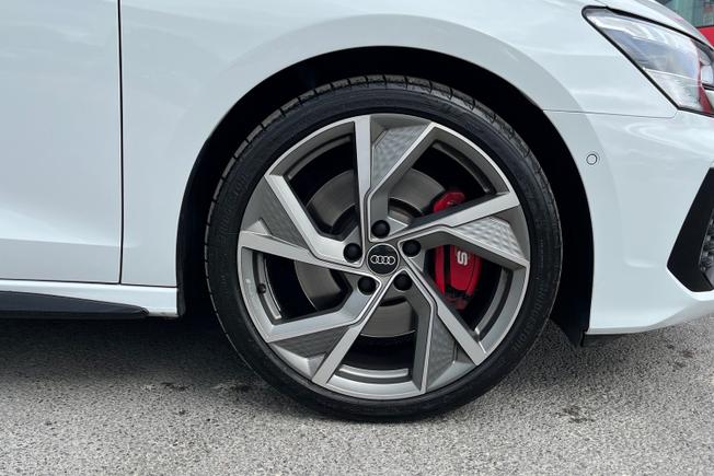 AUDI S3 Photo 5