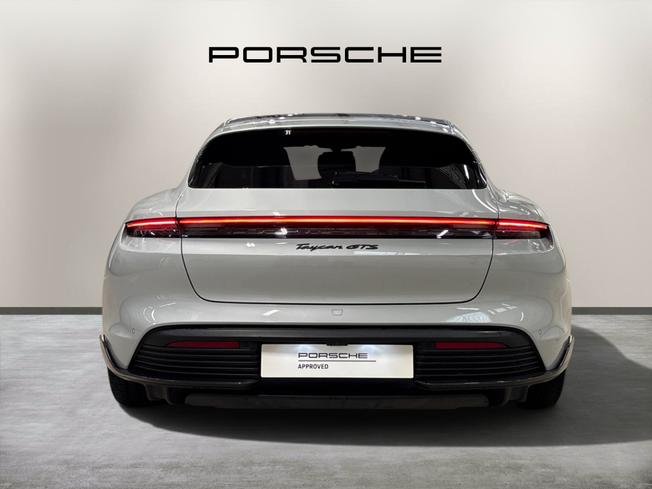 PORSCHE Taycan Photo 6