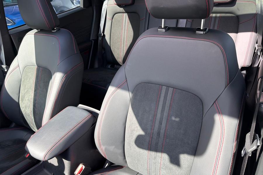 Ford KUGA Photo autoimg-db3ca1889830e1d5f8a7aa2a85417442709101a3.jpg