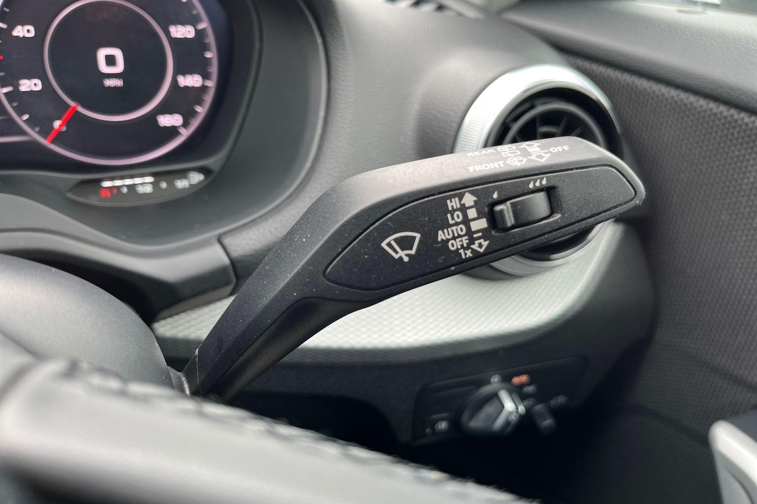 Audi Q2 Photo 14