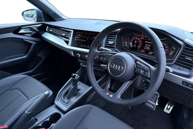 AUDI  A1 Photo 6