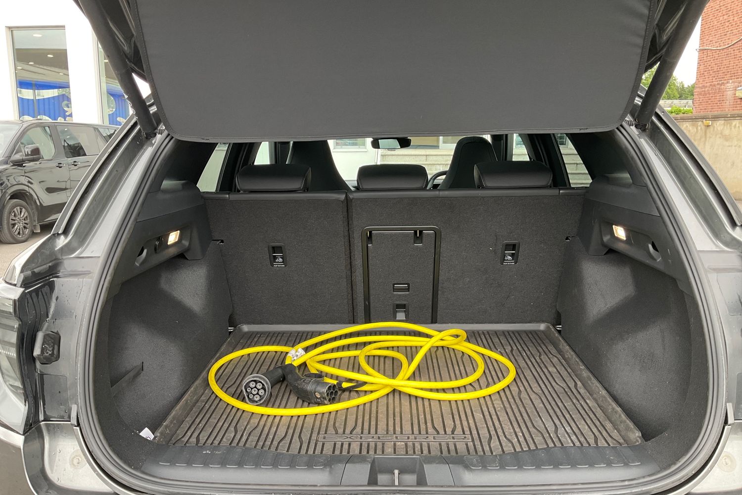 Ford Explorer Photo 20