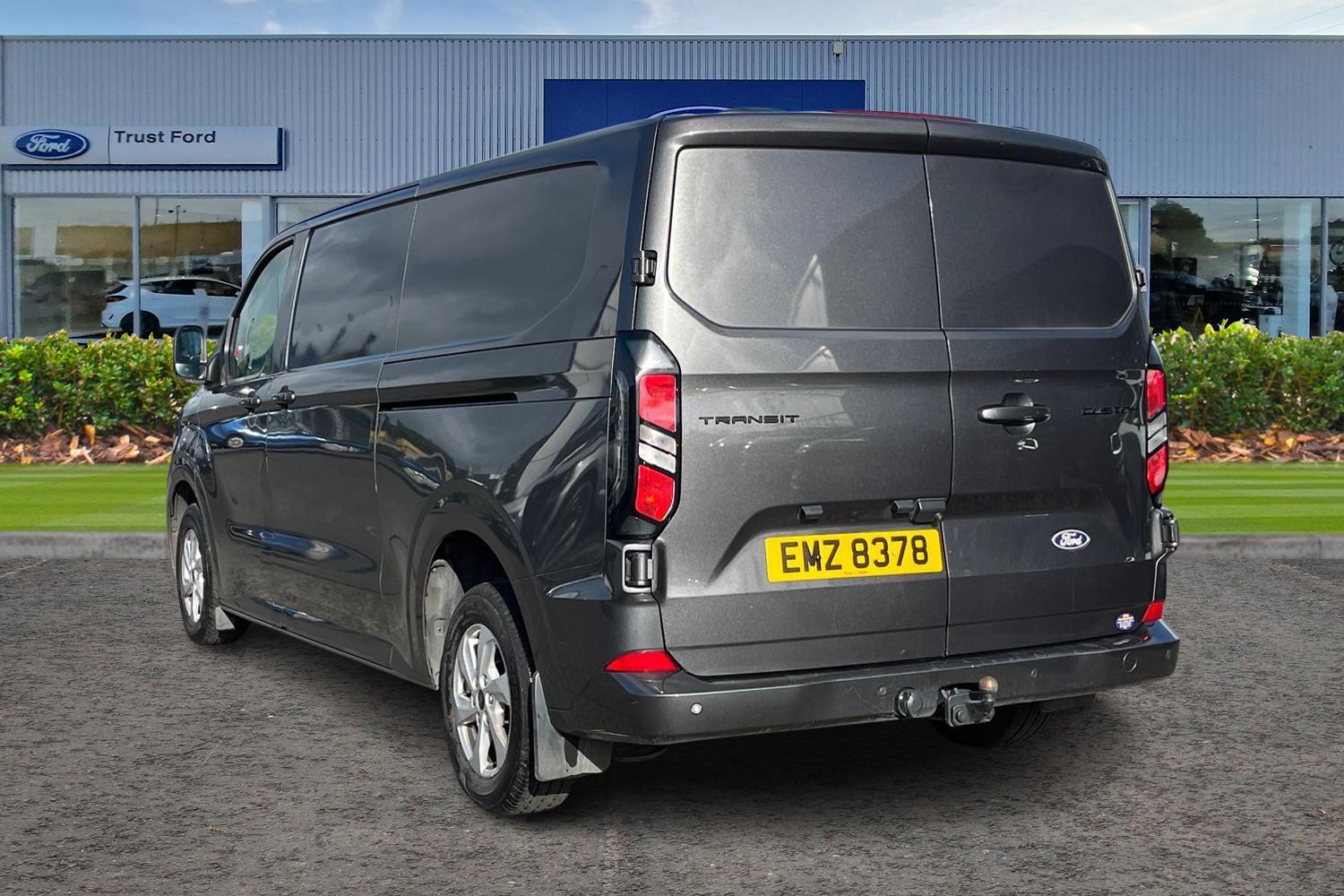 Ford Transit Custom Photo 1