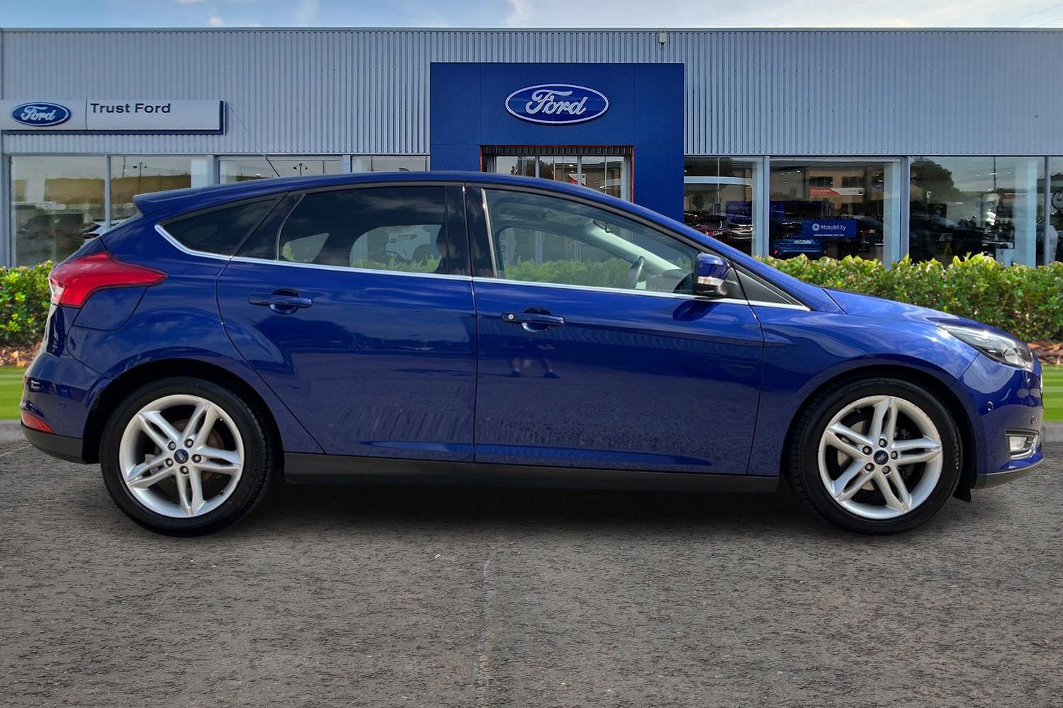 Ford Focus Photo 2