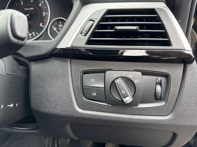 BMW 3 Series Photo 30