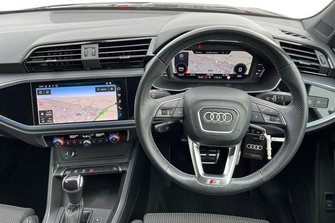 AUDI Q3 Photo 11