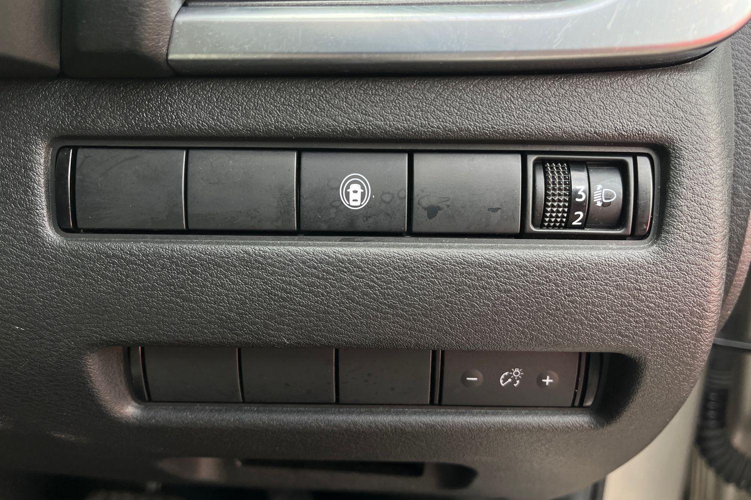 Nissan X-TRAIL Photo 24