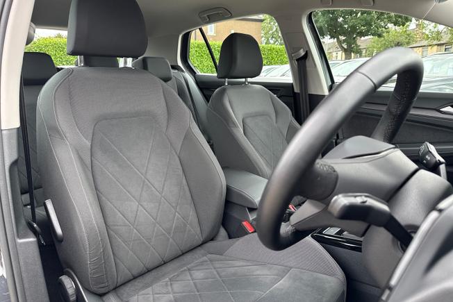 Volkswagen Golf Photo 25