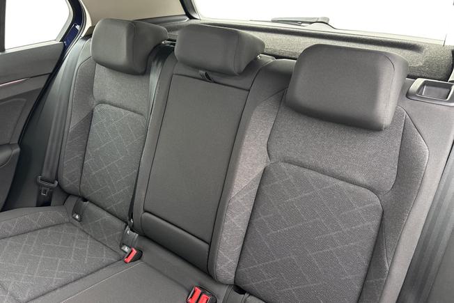 VOLKSWAGEN Golf Photo 9