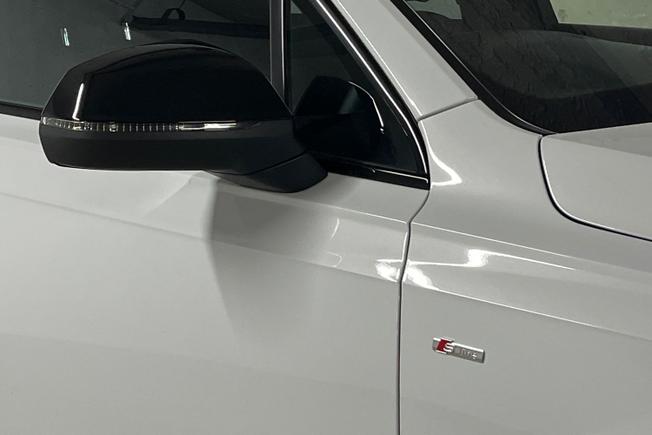 AUDI Q7 Photo 20