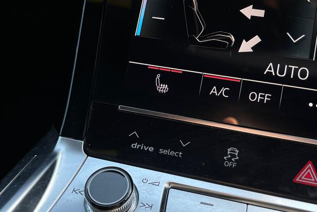 AUDI e-tron Photo 28