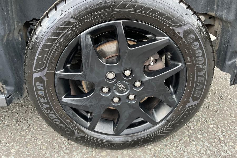 Ford TRANSIT CUSTOM Photo autoimg-db60c8620e42552d8d4bce2be4fdb9eea8446475.jpg