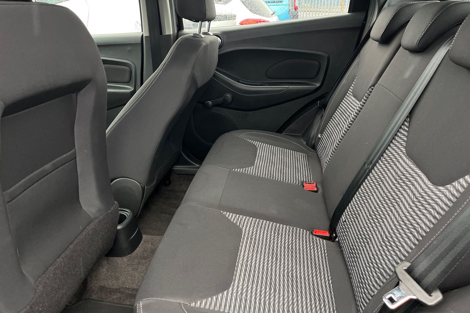Ford KA+ Photo 19