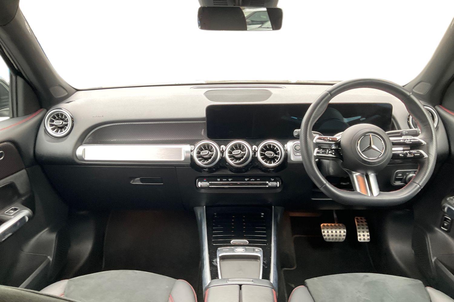 Mercedes-Benz GLB Photo 9