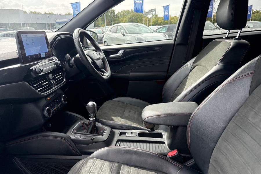 Ford KUGA Photo autoimg-db6640239fae58b9748c2965e782bf8453e2b654.jpg