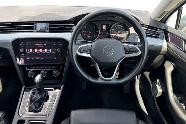 VOLKSWAGEN Passat Photo 11