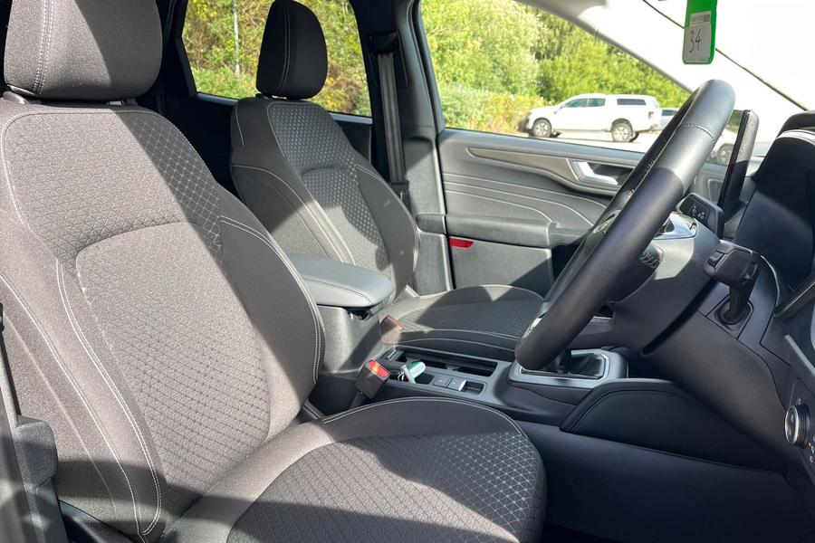 Ford KUGA Photo autoimg-db6927dc256fa1100113aff910e478a897726ae3.jpg